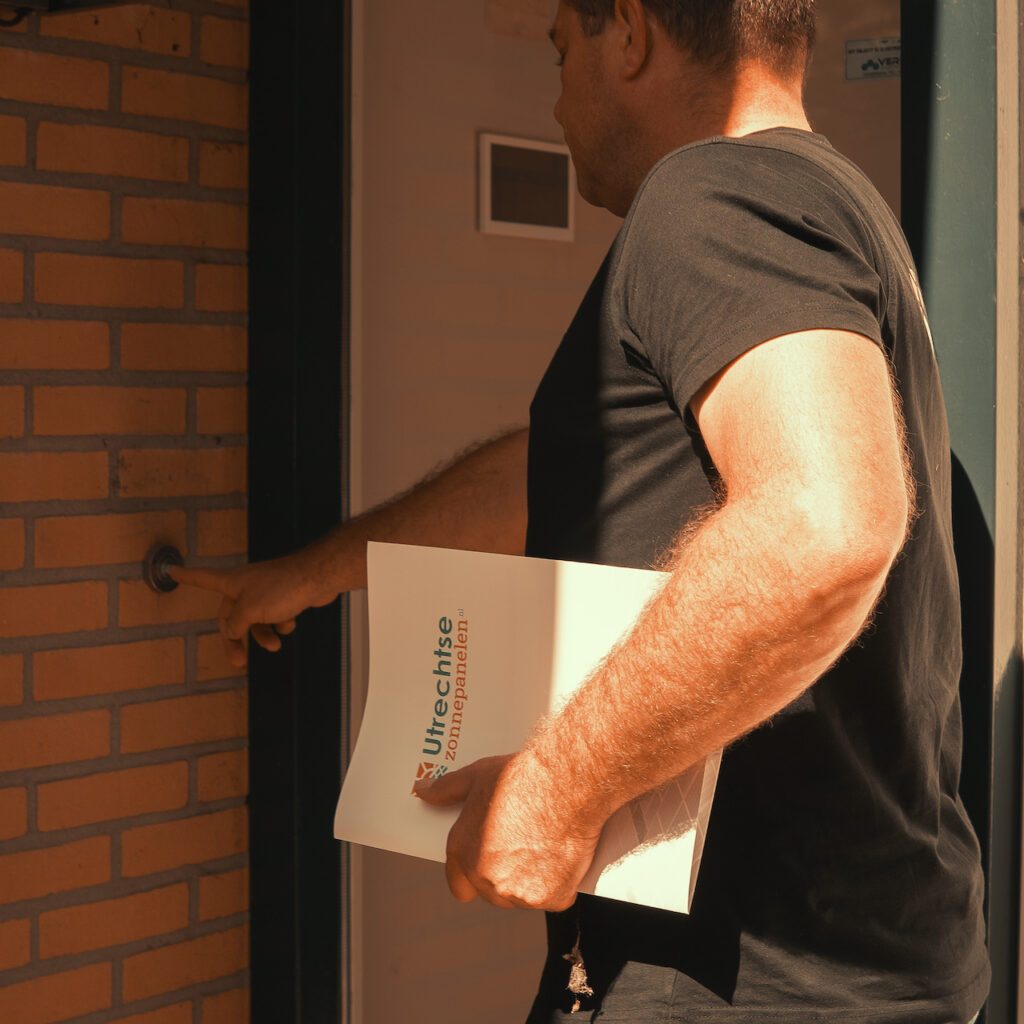 Medewerker Utrechtse Zonnepanelen Belt Aan Bij Huis